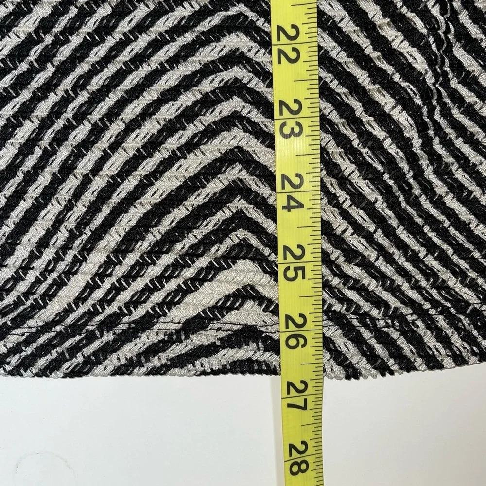 Chico’s Cardigan Black & White Striped Button Thin Semi-sheer 0 Small Women’s - Picture 8 of 11